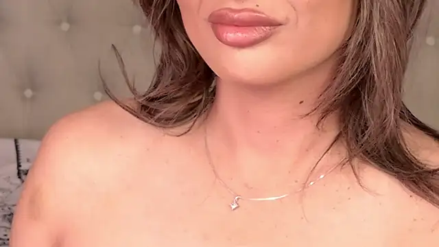 Snapshot of xprettysmilex chatting on January 16, 10:34 pm xprettysmilex online show from January 16, 10:34 pm