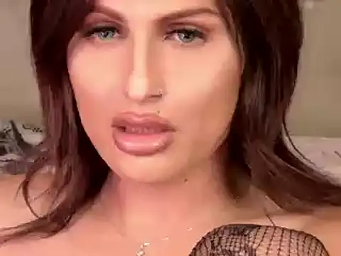 Snapshot of xprettysmilex chatting on January 23, 2:12 am xprettysmilex online show from January 23, 2:12 am