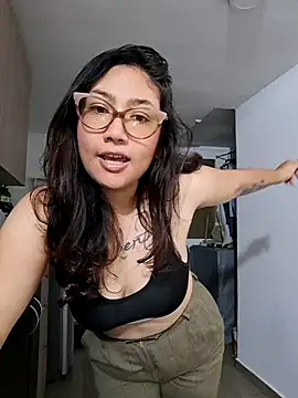 Snapshot of Mia_Ruiz chatting on January 28, 3:36 am Mia Ruiz online show from January 28, 3:36 am