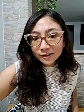 Snapshot of Mia_Ruiz chatting on March 18, 12:49 am Mia Ruiz online show from March 18, 12:49 am