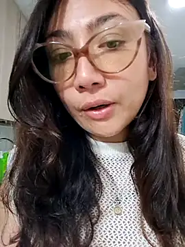 Snapshot of Mia_Ruiz chatting on March 18, 3:53 am Mia Ruiz online show from March 18, 3:53 am