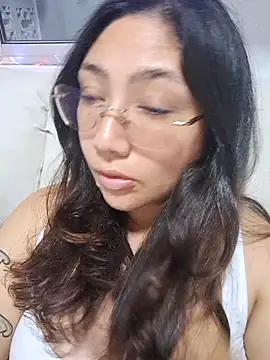 Mia Ruiz online show from November 14, 3:05 am