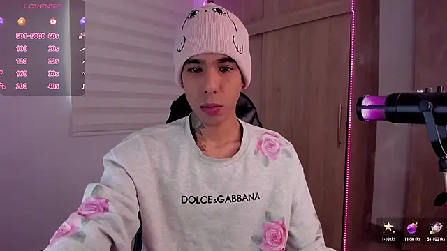 aldrinwhite online show from January 21, 2:48 pm