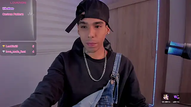 aldrinwhite online show from January 22, 5:59 pm