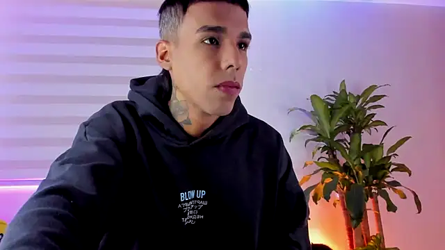 aldrinwhite online show from October 8, 6:16 pm