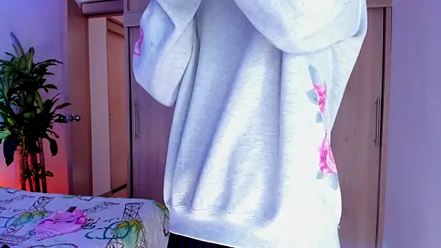 aldrinwhite online show from November 7, 5:13 pm