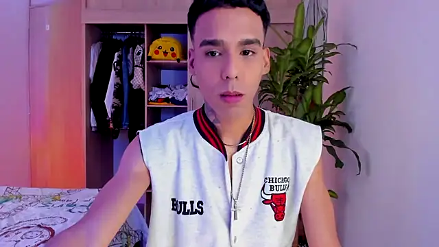 aldrinwhite online show from November 16, 6:13 pm