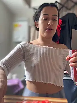 Snapshot of saribelcute chatting on October 18, 3:13 pm saribelcute online show from October 18, 3:13 pm