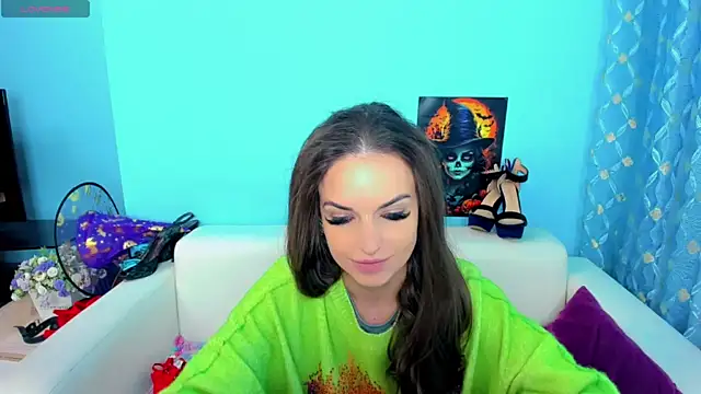 LindaaLu online show from November 20, 4:23 am