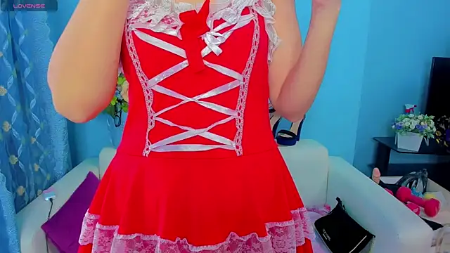 Snapshot of LindaaLu chatting on May 8, 2:39 am LindaaLu online show from May 8, 2:39 am