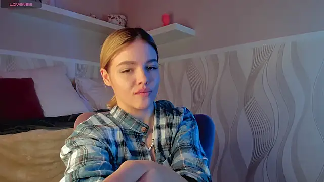 Snapshot of Anna_Robinson chatting on March 7, 4:13 am Anna Robinson online show from March 7, 4:13 am