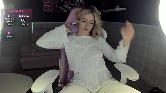 Anna Robinson online show from February 19, 12:28 am