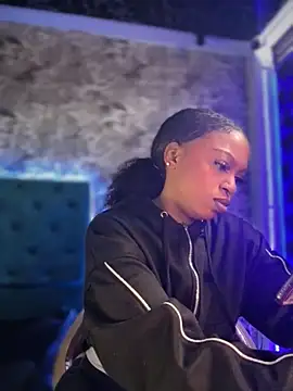 Snapshot of Melany_Williams chatting on November 20, 12:49 pm Melany Williams online show from November 20, 12:49 pm