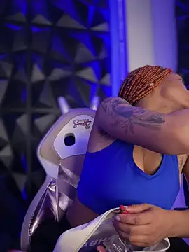 Snapshot of Melany_Williams chatting on November 30, 1:15 pm Melany Williams online show from November 30, 1:15 pm