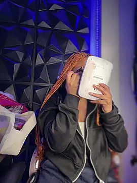 Snapshot of Melany_Williams chatting on December 1, 1:16 pm Melany Williams online show from December 1, 1:16 pm