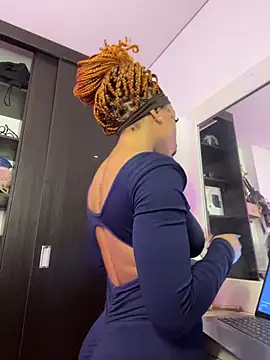 Melany Williams online show from May 23, 1:55 am