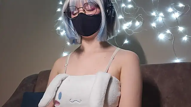 Snapshot of DanaWard chatting on September 8, 8:08 pm DanaWard online show from September 8, 8:08 pm