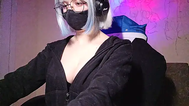 Snapshot of DanaWard chatting on October 26, 10:15 pm DanaWard online show from October 26, 10:15 pm