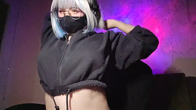 Snapshot of DanaWard chatting on November 13, 8:08 pm DanaWard online show from November 13, 8:08 pm