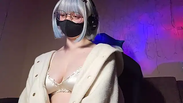 Snapshot of DanaWard chatting on December 3, 9:35 pm DanaWard online show from December 3, 9:35 pm