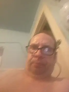 fastesttongue1680 online show from May 15, 4:19 am