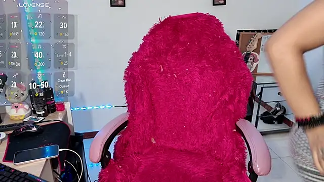 Snapshot of RoxaneEvans_ chatting on January 17, 6:55 pm RoxaneEvans online show from January 17, 6:55 pm