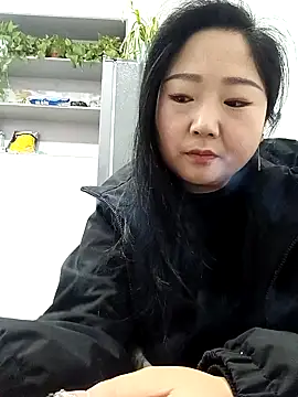 Snapshot of AHL756 chatting on February 9, 8:00 am AHL756 online show from February 9, 8:00 am