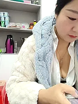 Snapshot of AHL756 chatting on February 26, 5:53 am AHL756 online show from February 26, 5:53 am