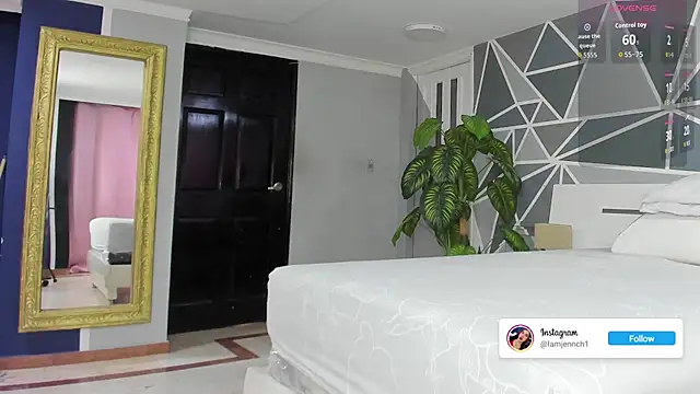 charolbruce 1 online show from September 17, 11:56 am