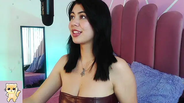 Zoe Benson online show from February 5, 6:59 pm