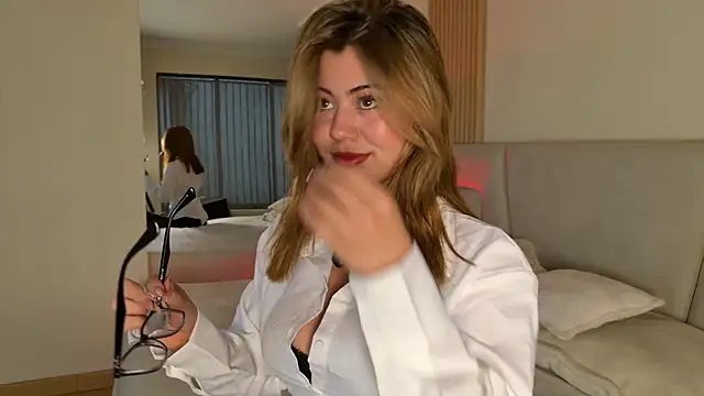 Snapshot of Zoe_Benson chatting on June 5, 12:11 pm Zoe Benson online show from June 5, 12:11 pm