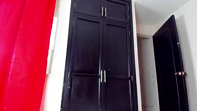 DakotaHoland online show from March 1, 10:01 pm