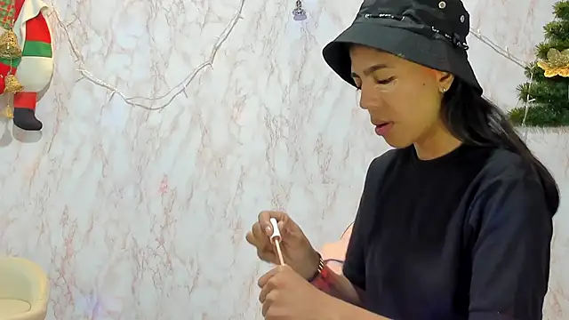 BarbieHotLaura online show from December 26, 3:53 pm