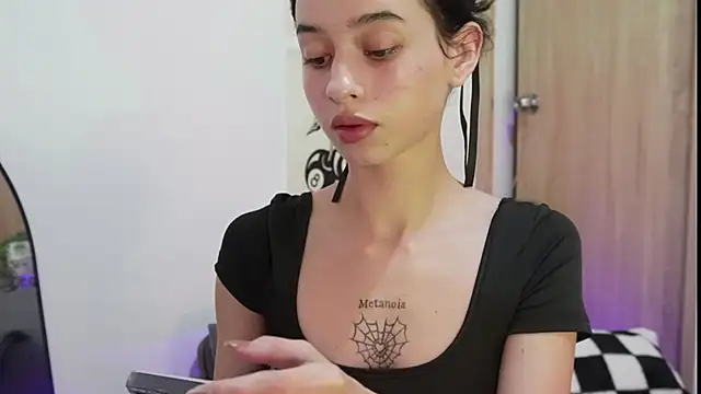 Snapshot of salome-brown chatting on November 19, 11:38 pm salome-brown online show from November 19, 11:38 pm