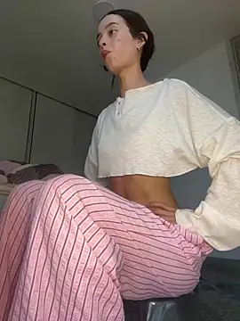 Snapshot of salome-brown chatting on February 2, 11:03 pm salome-brown online show from February 2, 11:03 pm