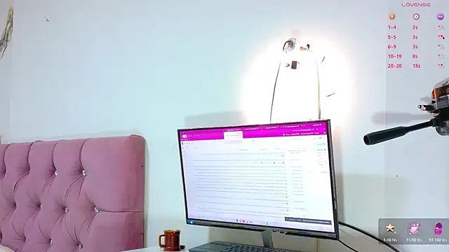 Snapshot of Gaby_Vegaa chatting on December 2, 11:23 pm Gaby Vegaa online show from December 2, 11:23 pm