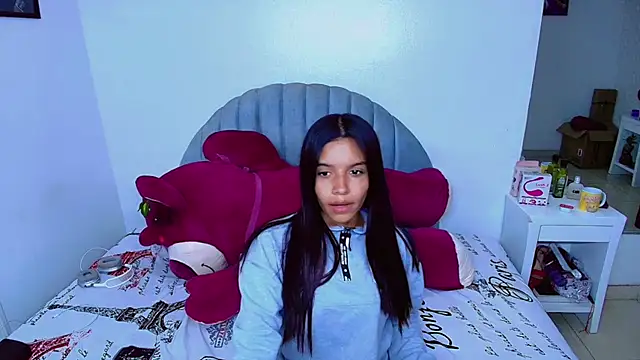 Snapshot of charlotte_0309 chatting on December 4, 8:50 pm charlotte 0309 online show from December 4, 8:50 pm