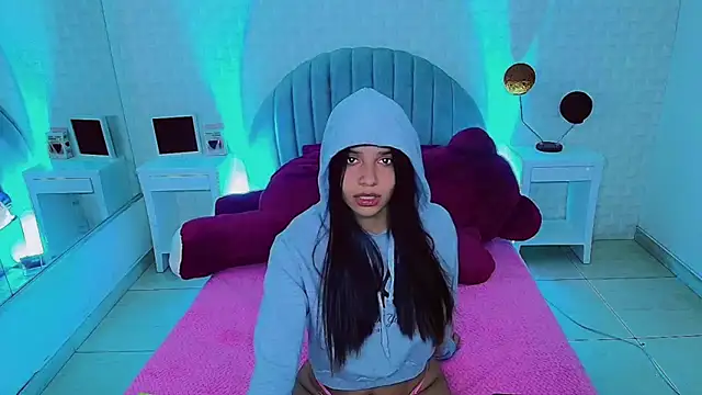 Snapshot of charlotte_0309 chatting on February 13, 5:03 am charlotte 0309 online show from February 13, 5:03 am