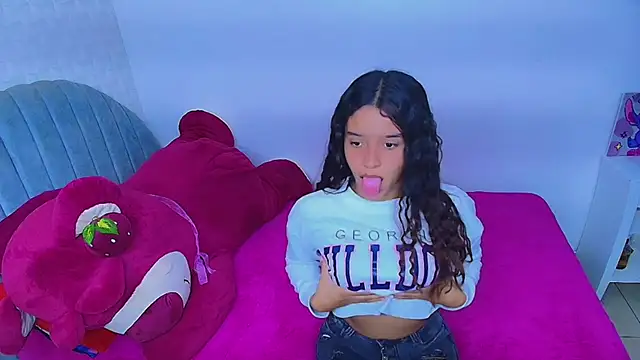 Snapshot of charlotte_0309 chatting on April 10, 2:11 pm charlotte 0309 online show from April 10, 2:11 pm