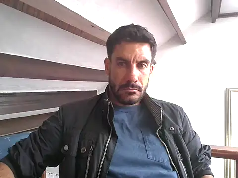 Snapshot of elkike1980 chatting on April 16, 4:19 pm elkike1980 online show from April 16, 4:19 pm