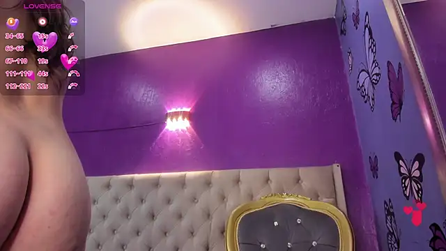 Snapshot of LittleCheerry chatting on March 2, 9:10 am LittleCheerry online show from March 2, 9:10 am