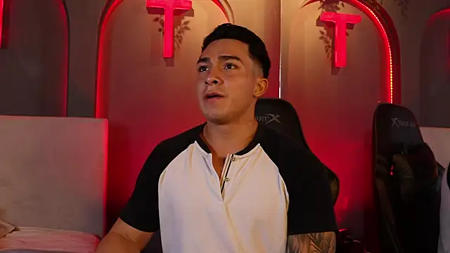 Ryan Hunt online show from October 5, 1:37 am