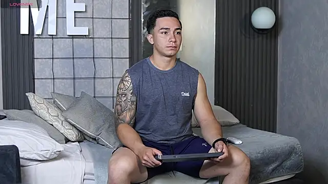 Ryan Hunt online show from November 13, 8:13 am