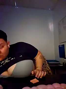 Snapshot of DevilDahm chatting on January 2, 8:35 pm DevilDahm online show from January 2, 8:35 pm