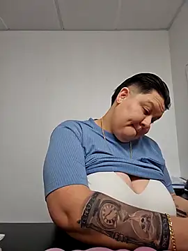 Snapshot of DevilDahm chatting on January 31, 6:25 pm DevilDahm online show from January 31, 6:25 pm