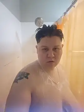 Snapshot of DevilDahm chatting on February 18, 4:04 am DevilDahm online show from February 18, 4:04 am