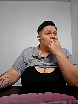 Snapshot of DevilDahm chatting on February 18, 5:42 pm DevilDahm online show from February 18, 5:42 pm