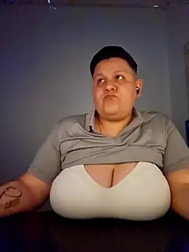 Snapshot of DevilDahm chatting on February 18, 8:47 pm DevilDahm online show from February 18, 8:47 pm