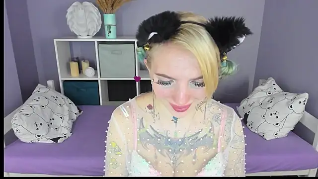 AnneTenet online show from February 7, 1:11 pm