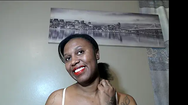 Snapshot of YourDreamLady22 chatting on November 22, 8:46 am YourDreamLady22 online show from November 22, 8:46 am